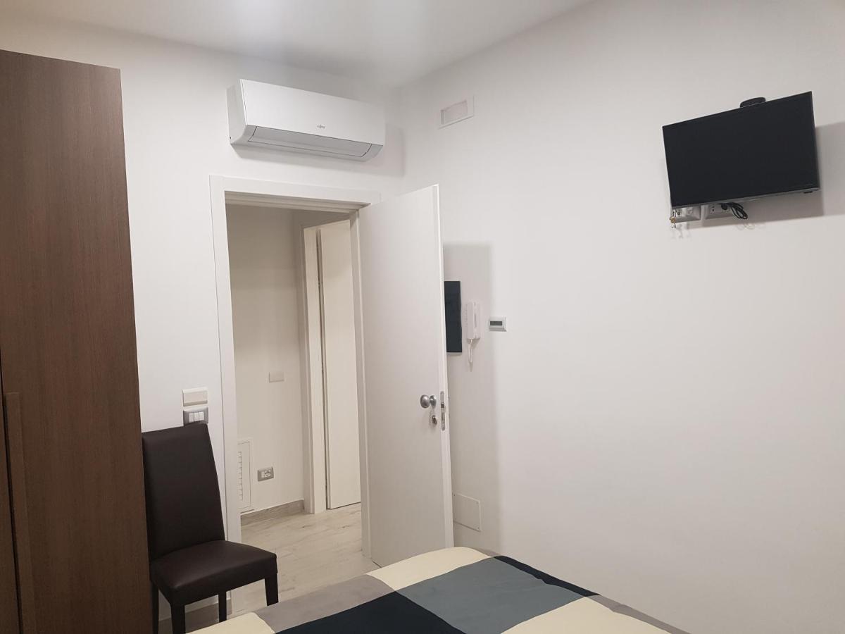 Guest House Via Milano Катандзаро Екстериор снимка