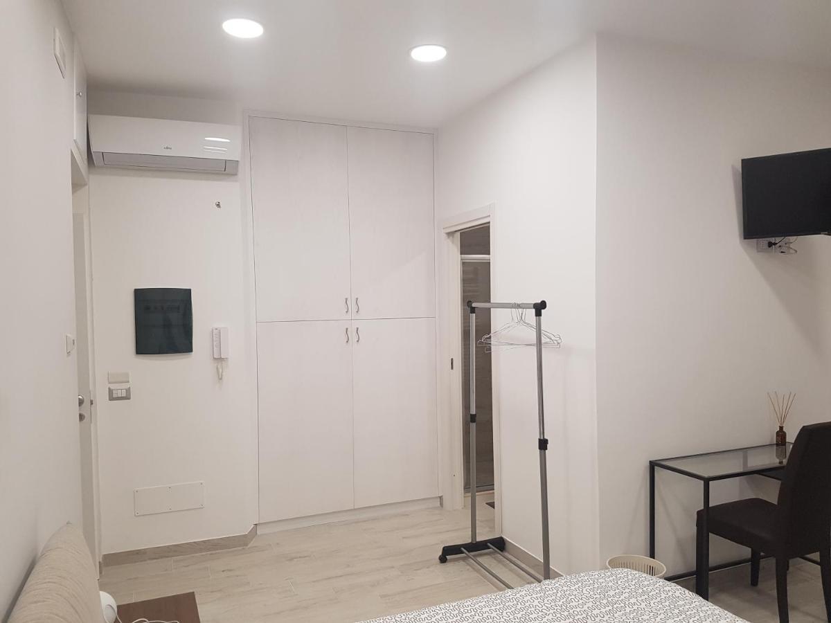 Guest House Via Milano Катандзаро Екстериор снимка
