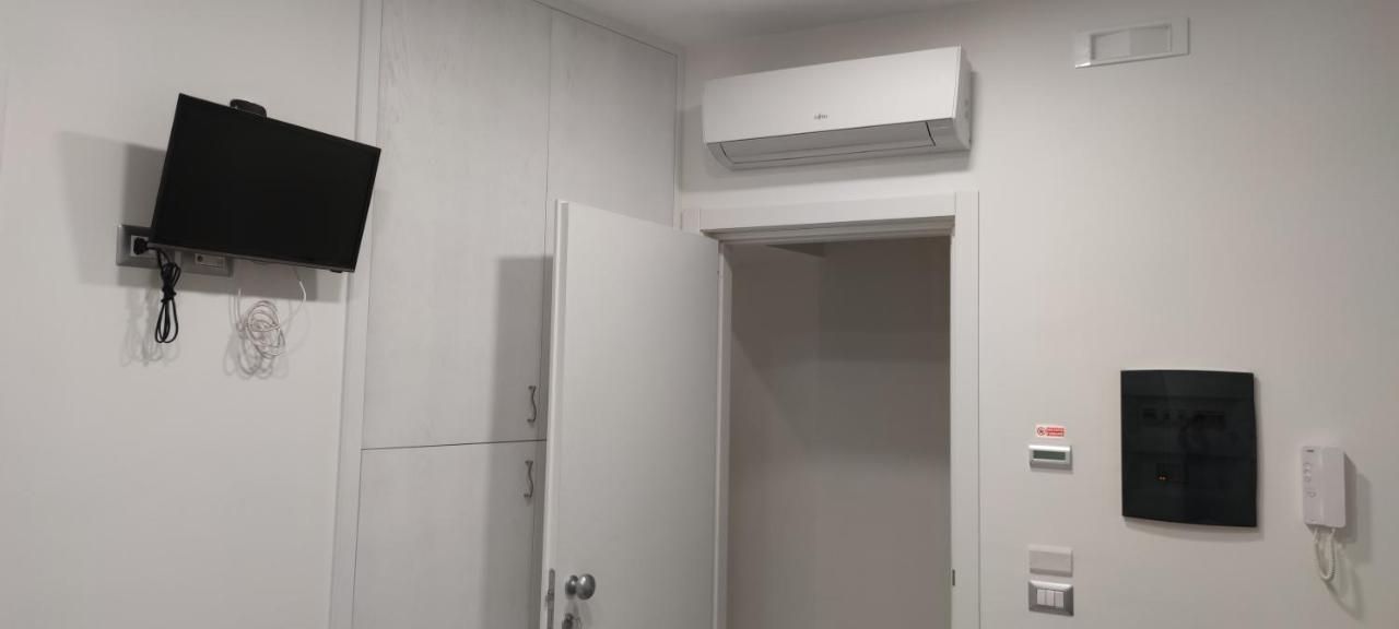 Guest House Via Milano Катандзаро Екстериор снимка