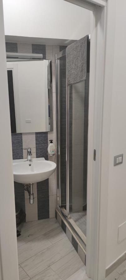 Guest House Via Milano Катандзаро Екстериор снимка
