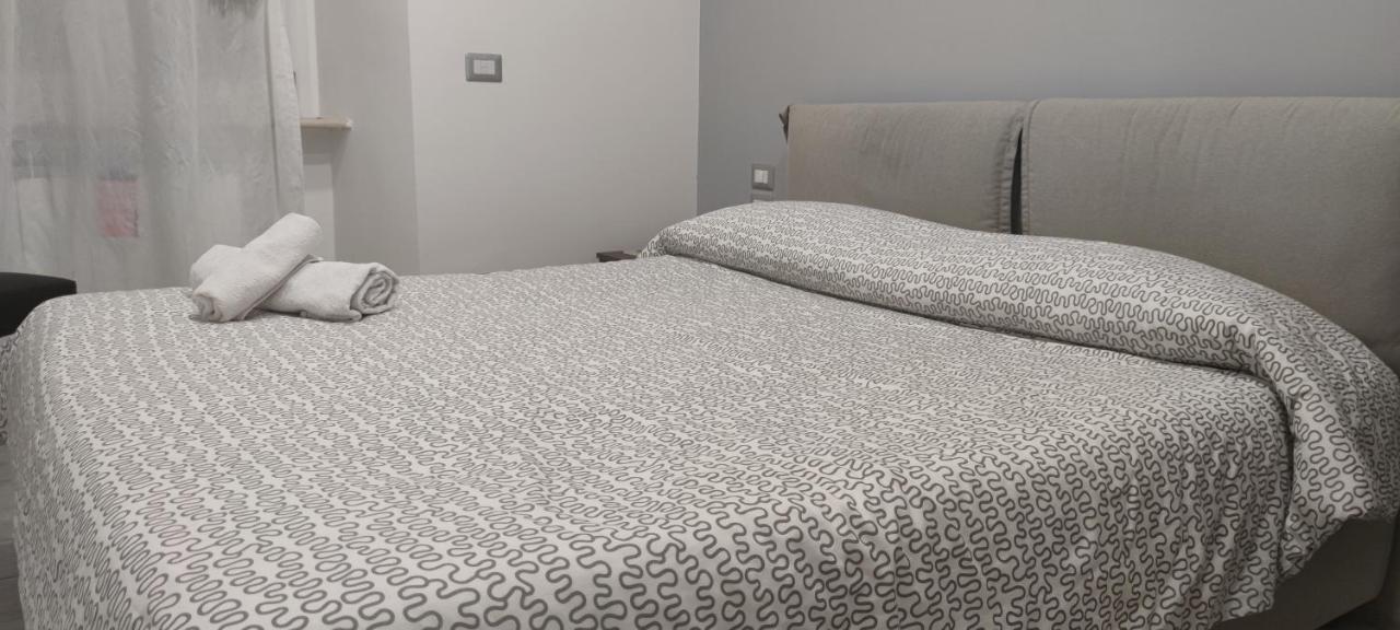 Guest House Via Milano Катандзаро Екстериор снимка